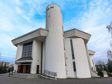 Ko�ci� Parafialny p.w.&nbsp;NMP Matki Ko�cio�a Pozna� - �wierczewo ul.&nbsp;Ko���taja